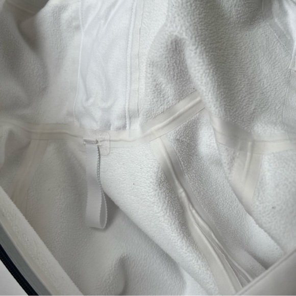 Lululemon White Water Resistant Jacket [Sz. 4] - Picture 3 of 7